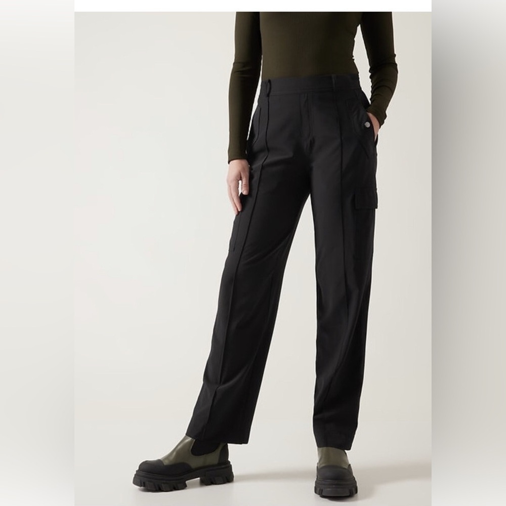 Athleta Vienna Cargo Pant Hike Everyday Athleisure black size 22 casual outdoor
